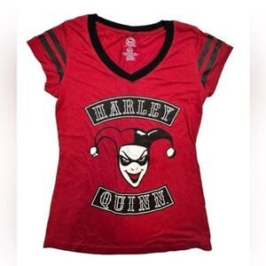 EUC DC Comics Women’s Teens Red  V Neck Graphic Tee Shirt Harley Quinn - Size L